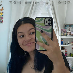 Meet your Posher, Daniela